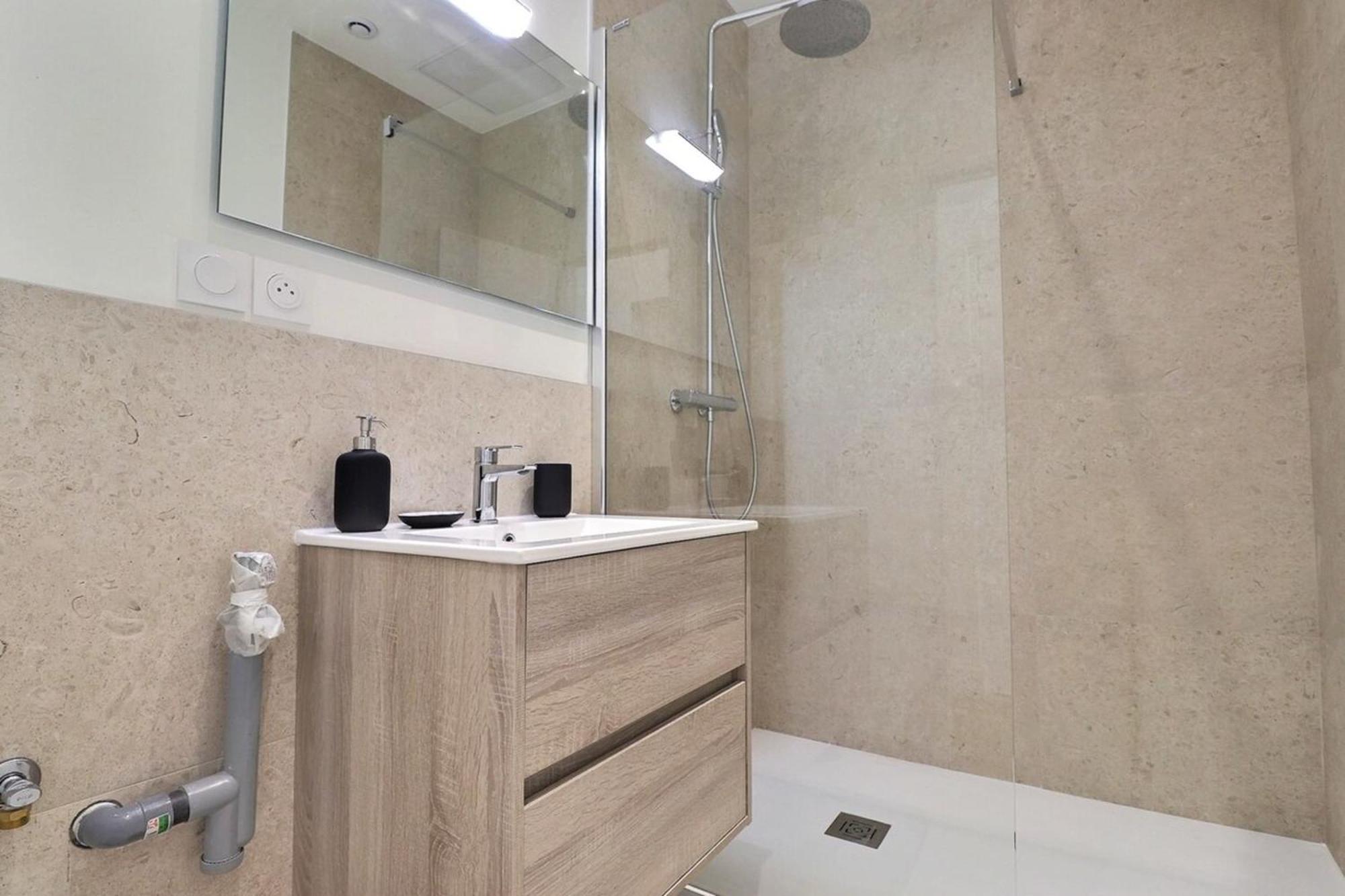 Apartment Magnificent Newly Renovated T3 - Parking - Villeurbanne